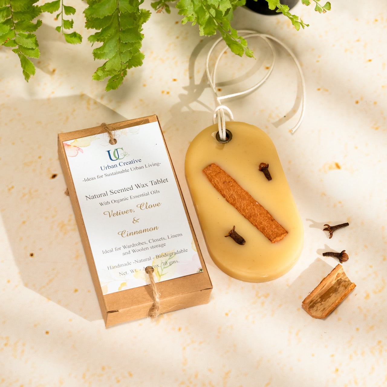 Vetiver, Clove & Cinnamon – Warm and Spicy fragrance wax tablet