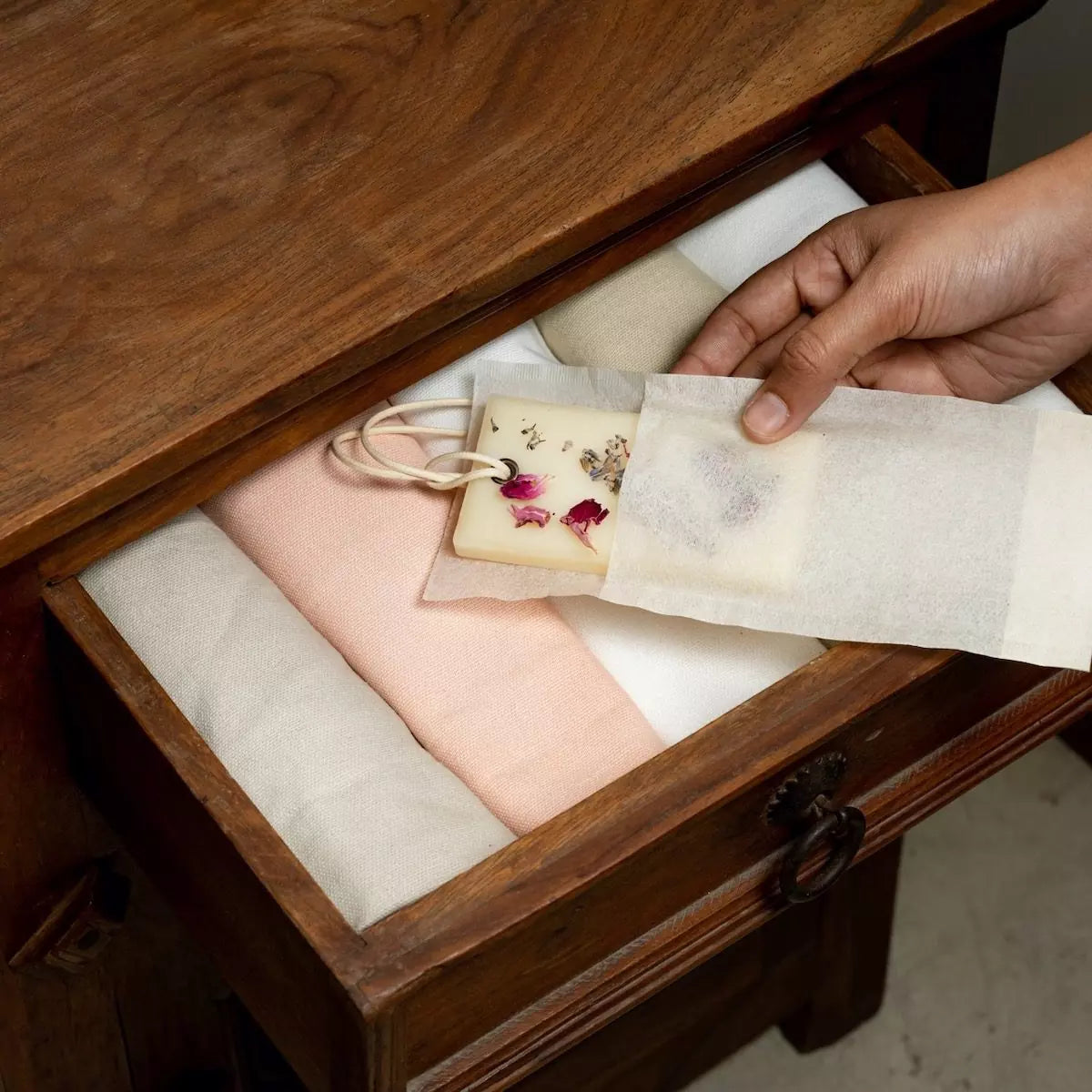 Gift Set of 2 Natural Scented Wax tablets/ Aroma Wax Bars in assorted fragrances