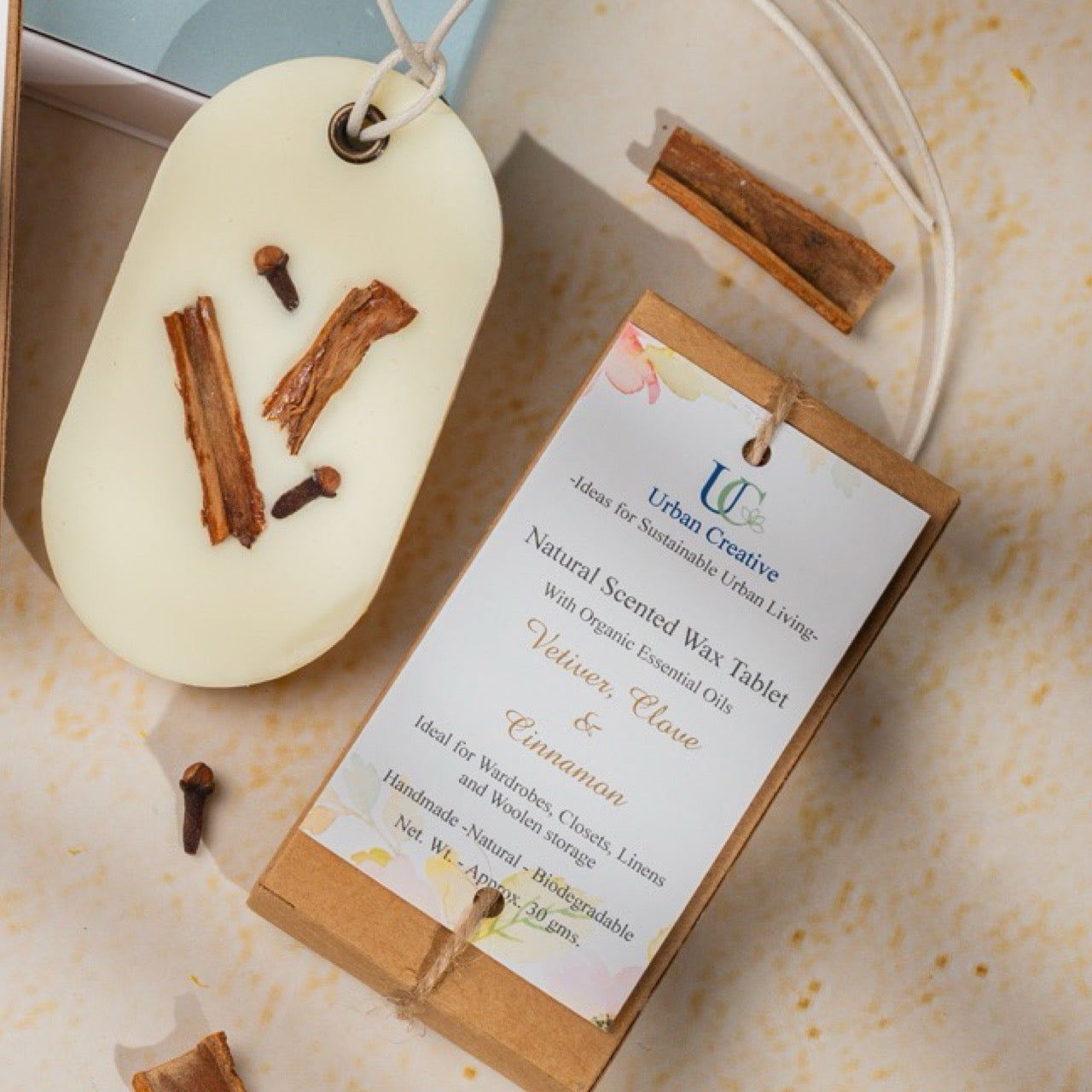 Vetiver, Clove &amp; Cinnamon – Warm and Spicy fragrance wax tablet